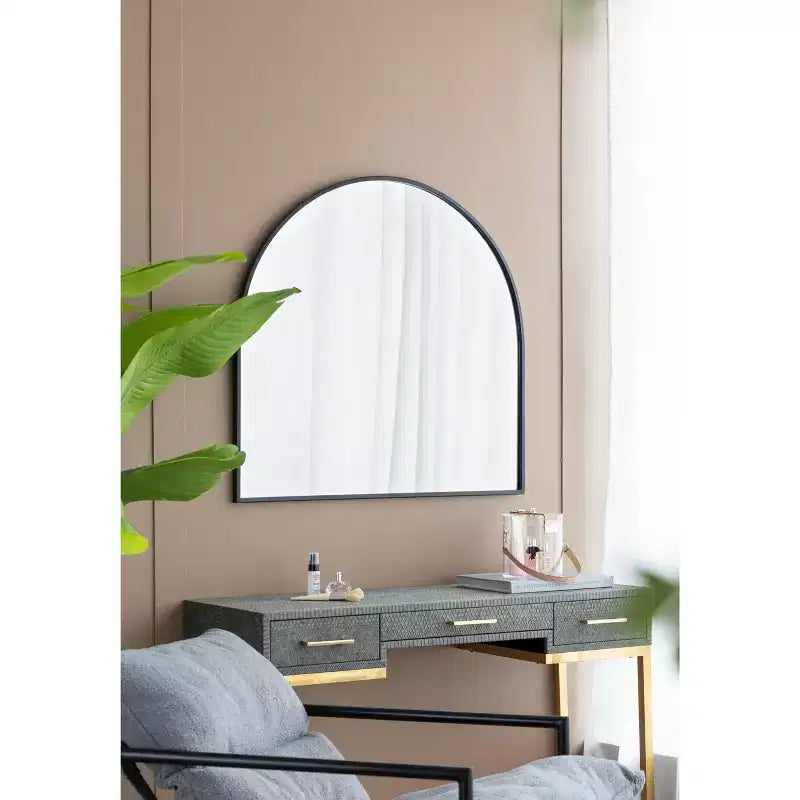 Specchio da parete ad arco nero, cornice in ferro, 1 persona (33" x 31")