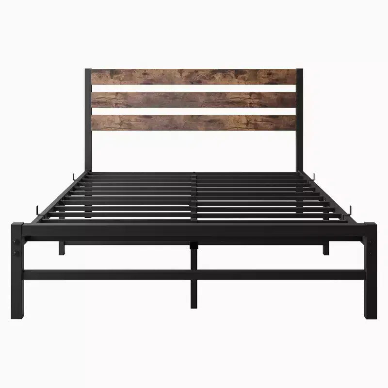 Telaio letto a piattaforma in metallo nero a grandezza naturale con testiera in legno, per 2
