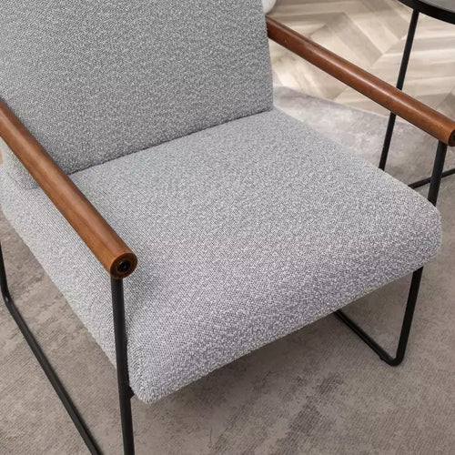 Poltrona accent Bouclé beige/grigia – Braccioli curvi in legno, seduta singola